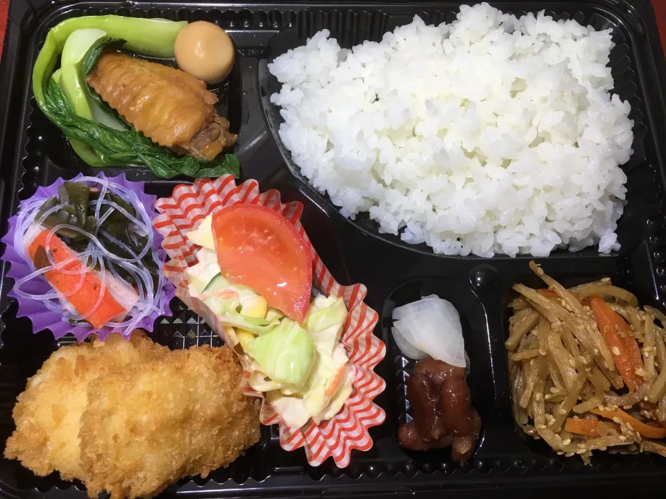 Snapdishの料理写真:うずらと青梗菜入り手羽元の甘酢煮 日替わり宅配弁当 豊川市豊橋市一部エリア宅配|Naokazu Kuritaさん