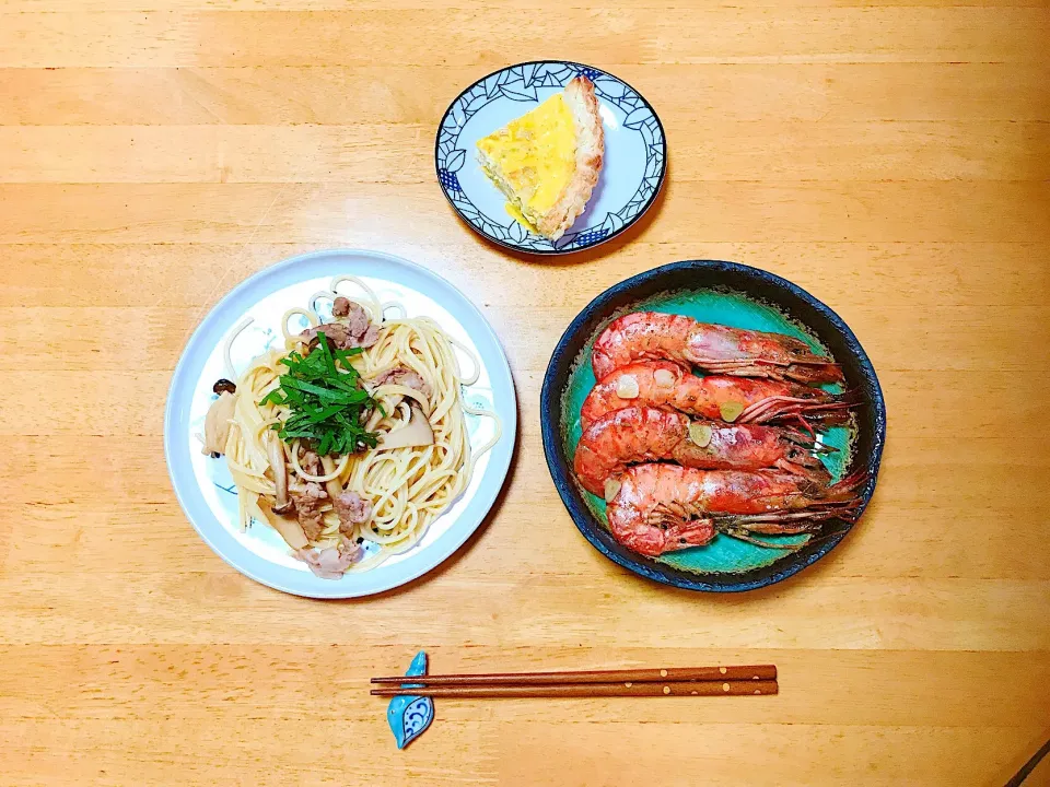 豚肉ときのこのスパゲティー
海老のオイル煮
ベーコンと玉ねぎのキッシュ|ちゃみこさん