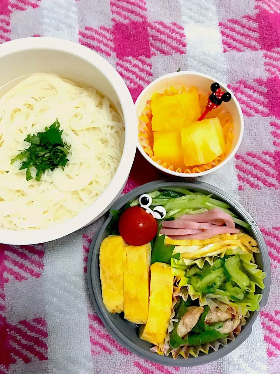 中学総体【そうめん】弁当〜刻みハム・刻みキュウリ・刻み玉子・キュウリの胡麻味噌和え・鶏肉シソ梅・玉子焼きetc〜
 #お弁当  #そうめん弁当|華恋さん