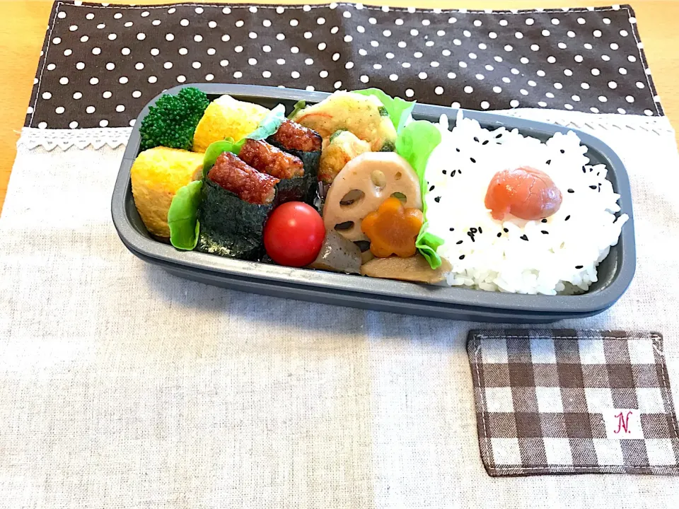 うなぎもどき😆
卵焼き🍳
豆腐バーグ✨
筑前煮😋🥕
🍅🥦🍚|あやこさん