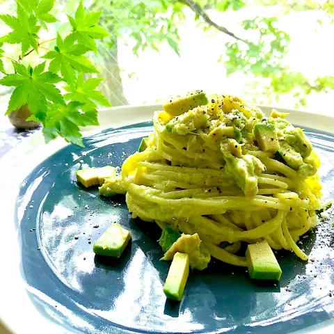 「メキシコ産アボカド」を使ってみたSnapdishの料理・レシピ写真:昼ごはん  アボツナクリームパスタ🥑