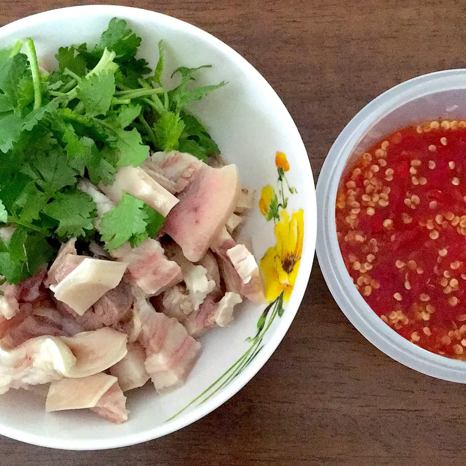 หัวหมูต้ม+pak chee|MommyKik & PunPunさん