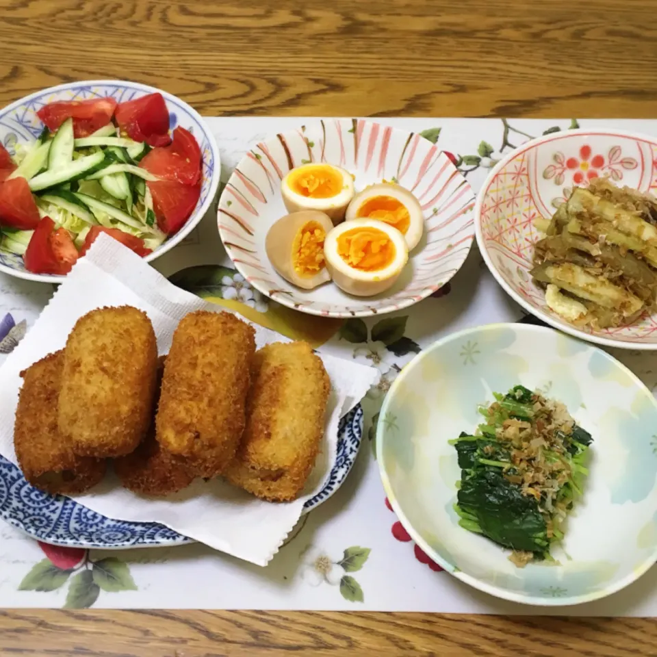 サラダ・味玉・焼き茄子・ミツバのおひたし・コロッケ|美也子さん