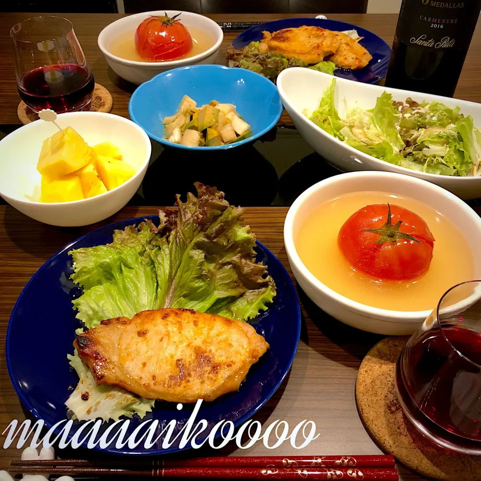 Snapdishの料理写真:トンテキ🐷トマト丸ごとスープ🍅グリーンサラダ🥗アボカドマリネ🥑カットパイン🍍|マイコさん