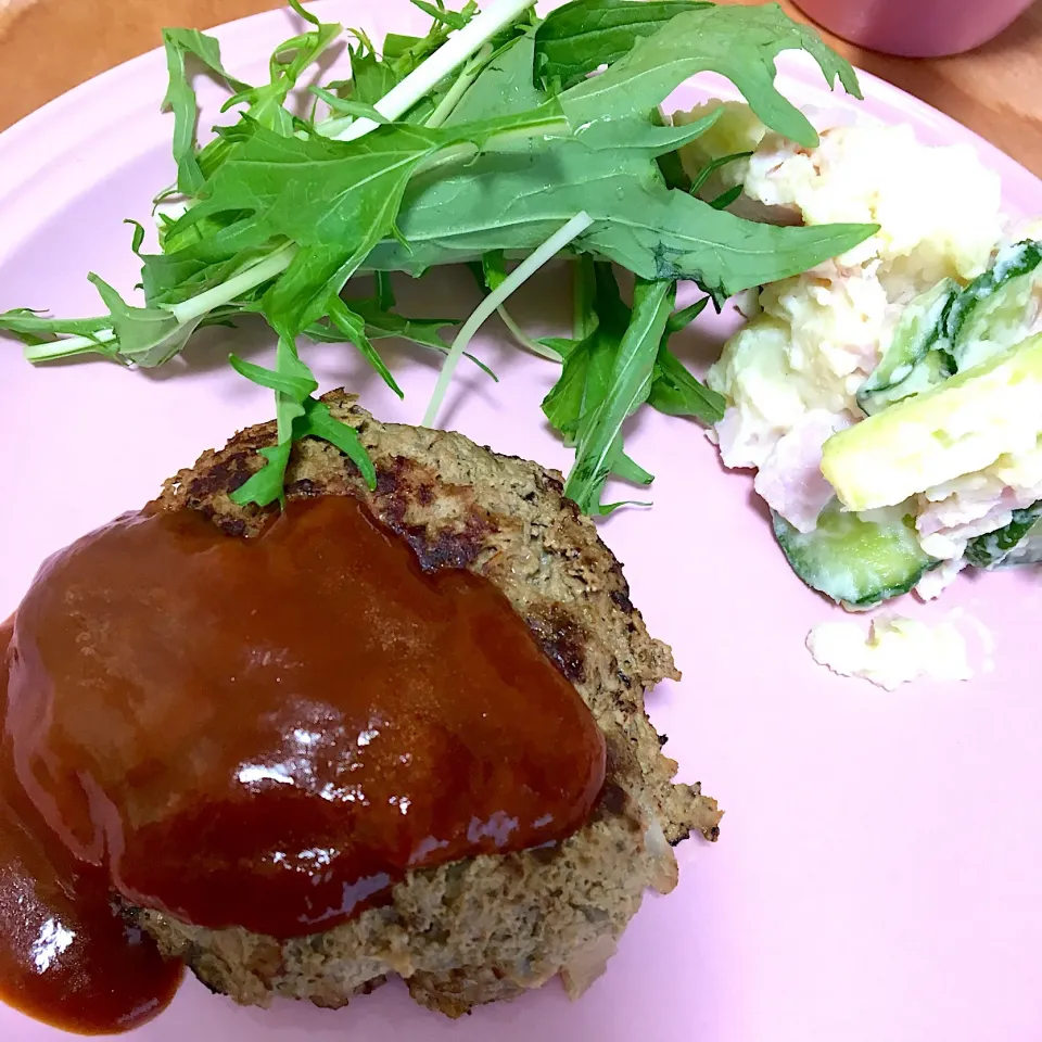 ハンバーグとアスパラ入りポテトサラダ🥗|じゅんこさん