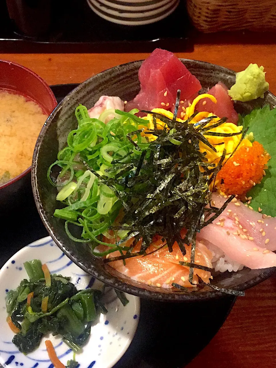 海鮮丼 700万円|ごはんできたよ〜さん