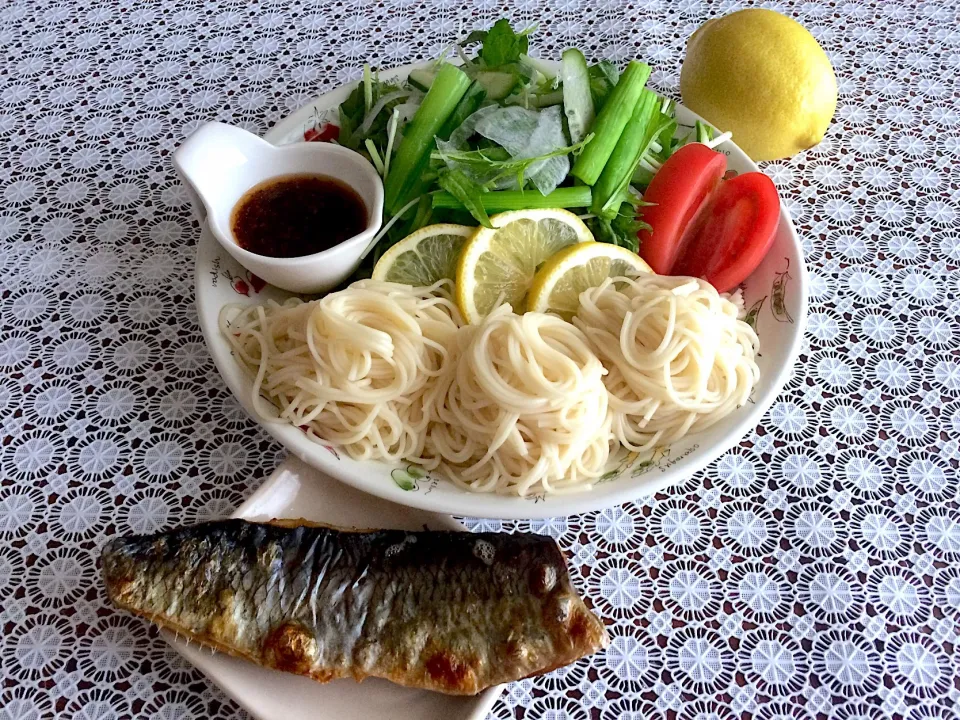 焼にしん🐟サラダ🥗ひやむぎ🍋ランチ🌞|ぱぴこ家さん