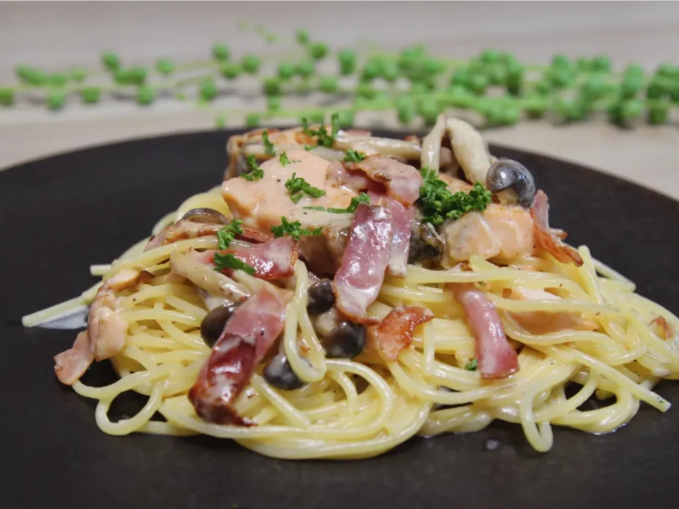 サーモンとしめじの和風パスタ バター風味|志野さん