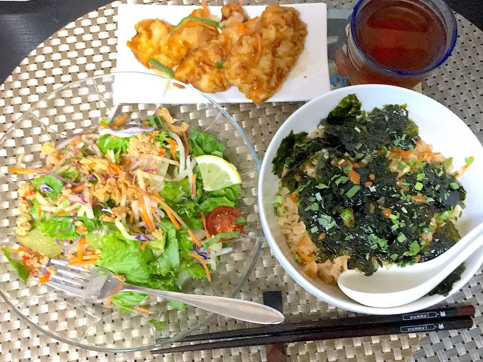 明太ビビンパ
挽肉とパクチーのアジアンサラダ🥗
いか天の黒酢入りあんかけ
トロピカルアイスティー|yumyum😋さん