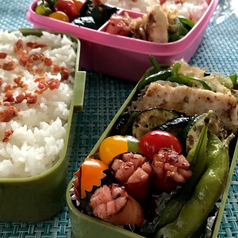 Snapdishの料理写真:今日のお弁当🍱
カジキのムニエル

むしむし暑い朝です

水分補給もしっかりと

今週も頑張って
まいりましょう٩( 'ω' )و

気をつけて
いってらっしゃい👋😊|mokoさん