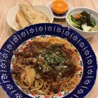 Snapdishの料理写真:自家製ボロネーゼ  #鉄板カフェひとと  #パスタ|kanmi3さん