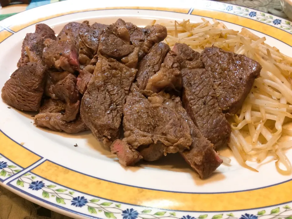 行くぞ日本🇯🇵⚽️
打倒ベルギー🇧🇪(敵)ビフテキ🥩に？|アライさんさん