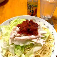 Snapdishの料理写真:サラダチキンと梅の冷製和風サラダパスタ|guraさん