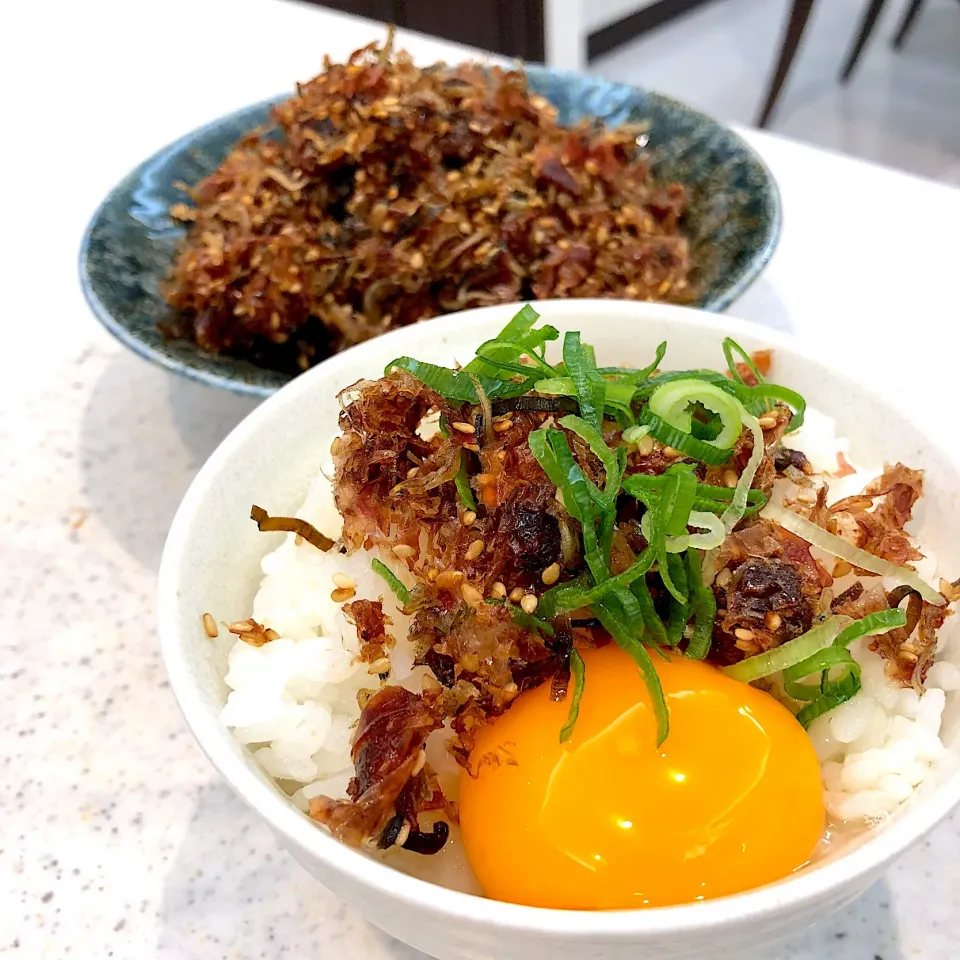 Snapdishの料理写真:シュトーレンママさんの料理 ふりかけ で卵ご飯🍚✨|ヨッチャンさん