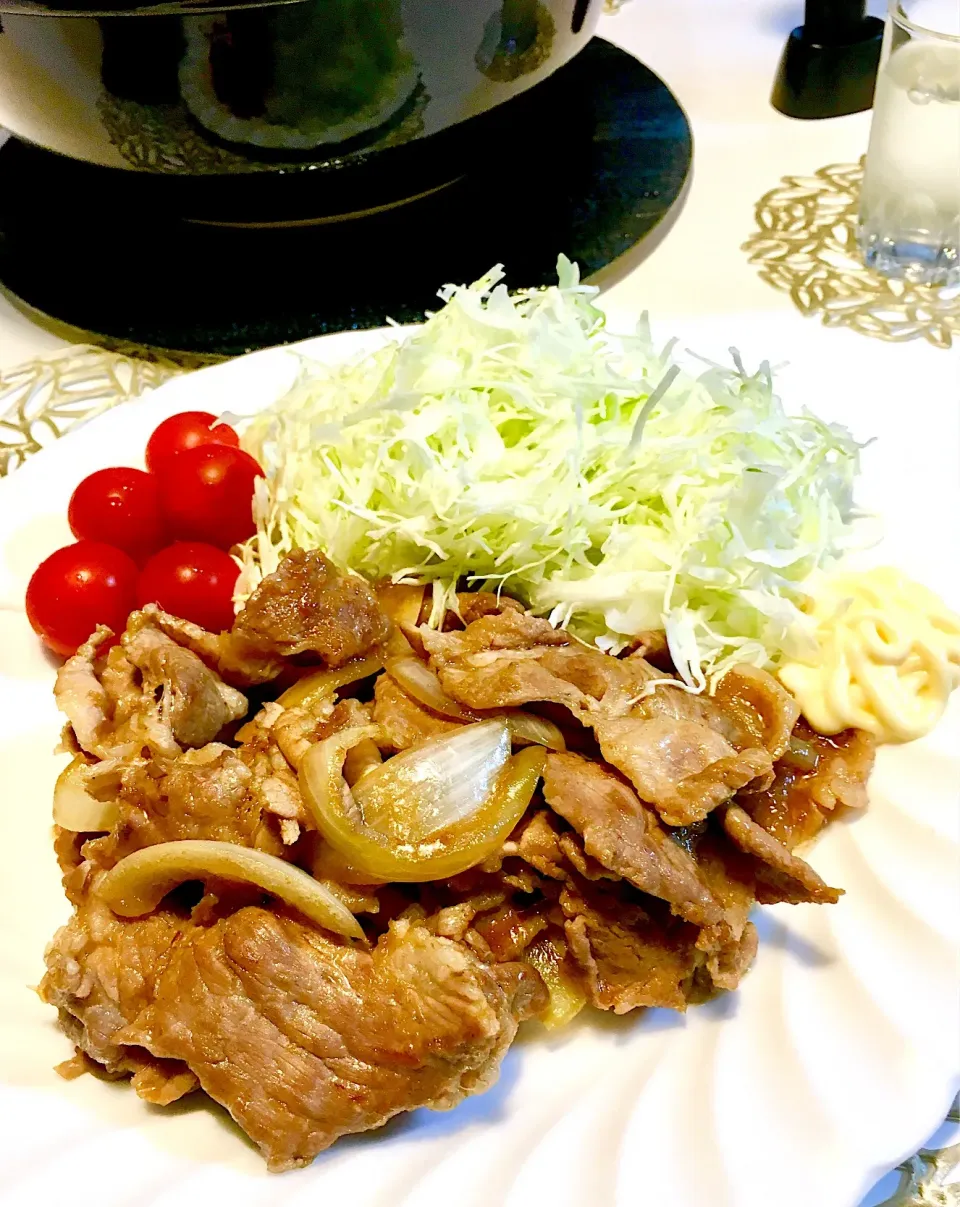 青春の味。  🐖生姜焼き定食。 肉、大盛りでお願いします。|酒肴菜 kun                          自 2018.5.1さん