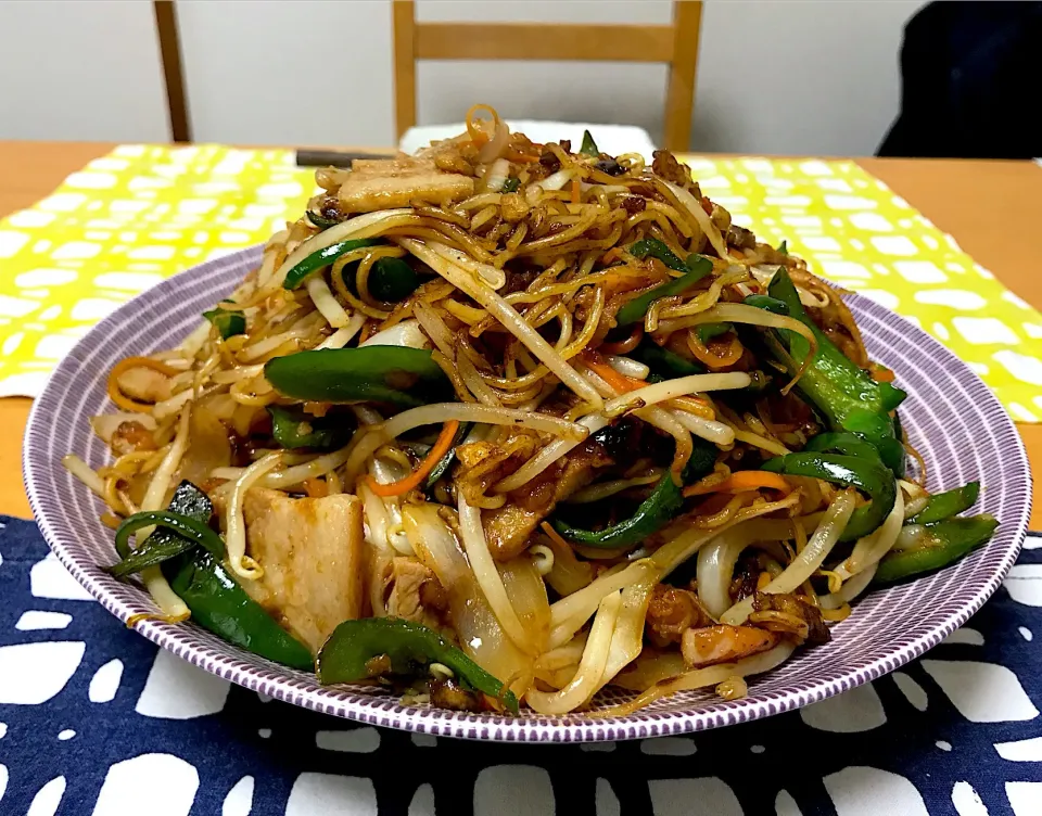 Snapdishの料理写真:豚とイカ入り焼きそば|ぴーまんさん