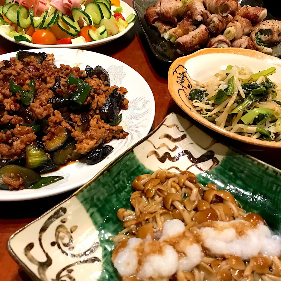 今日の晩御飯
豚ばらネギ巻き
茄子とピーマンとひき肉の
味噌いため🍆|mokoさん