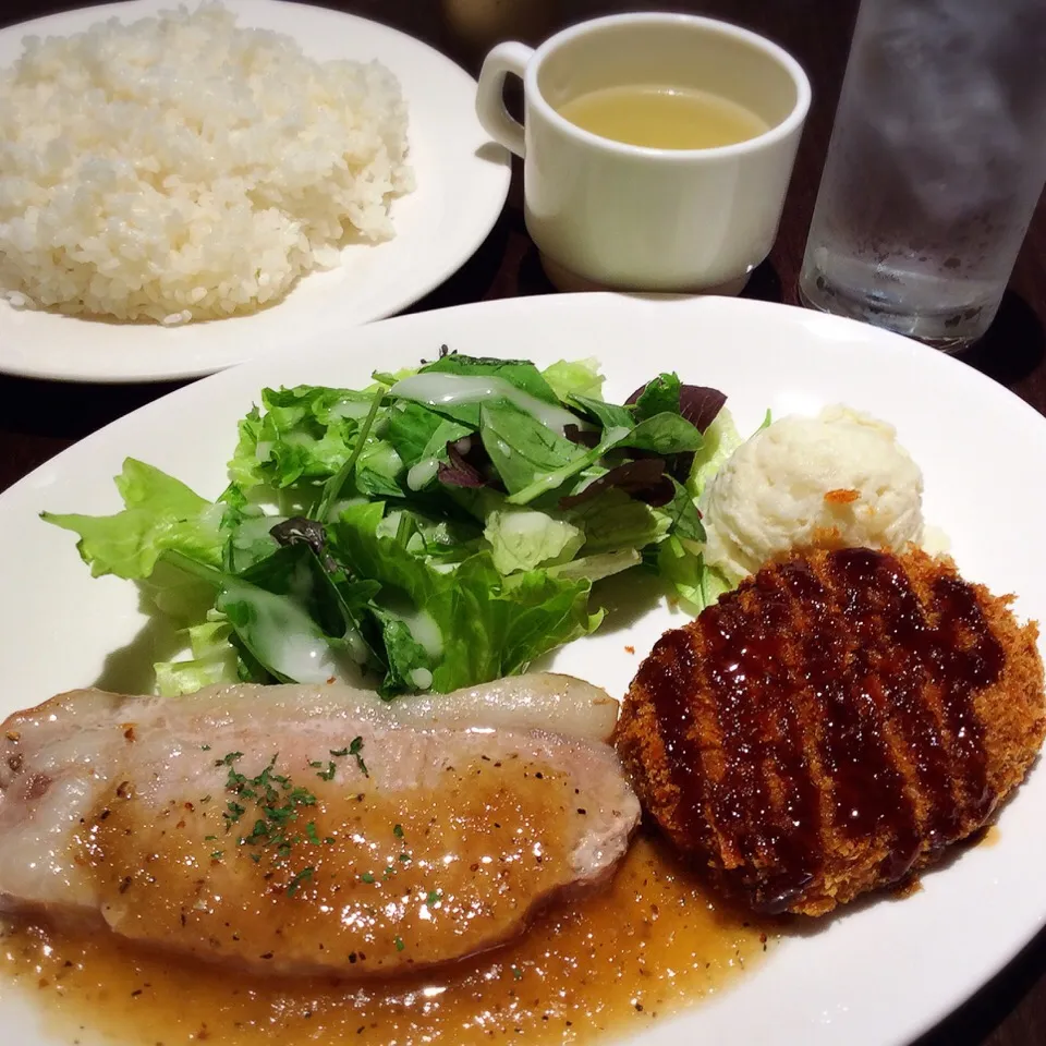 ビジネスランチ ポークソテー オニオンソース & カレーコロッケ ライス大盛り 2018.6.26|キラ姫さん