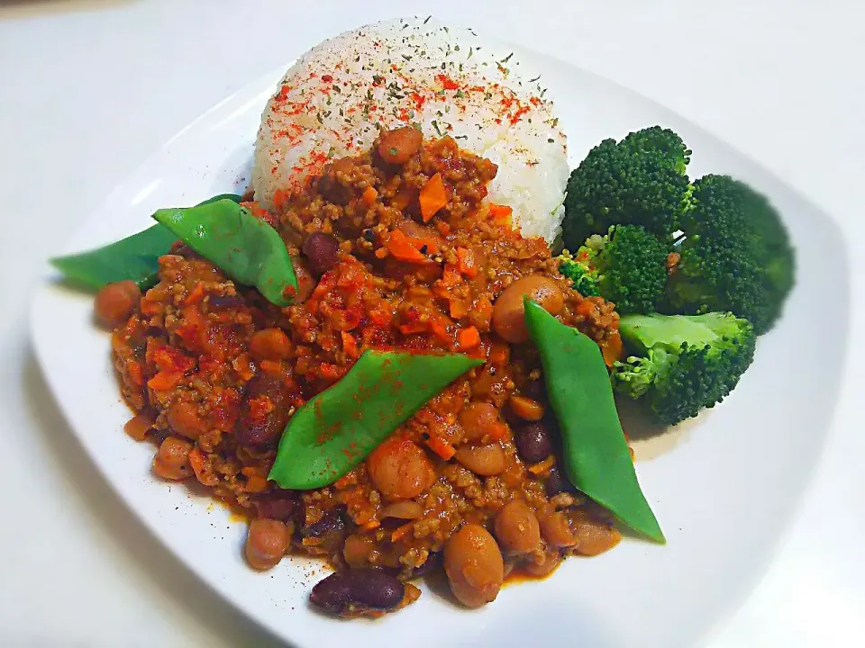 大麦とチリビーンズたっぷりキーマカレー🍛|ひろりんさん