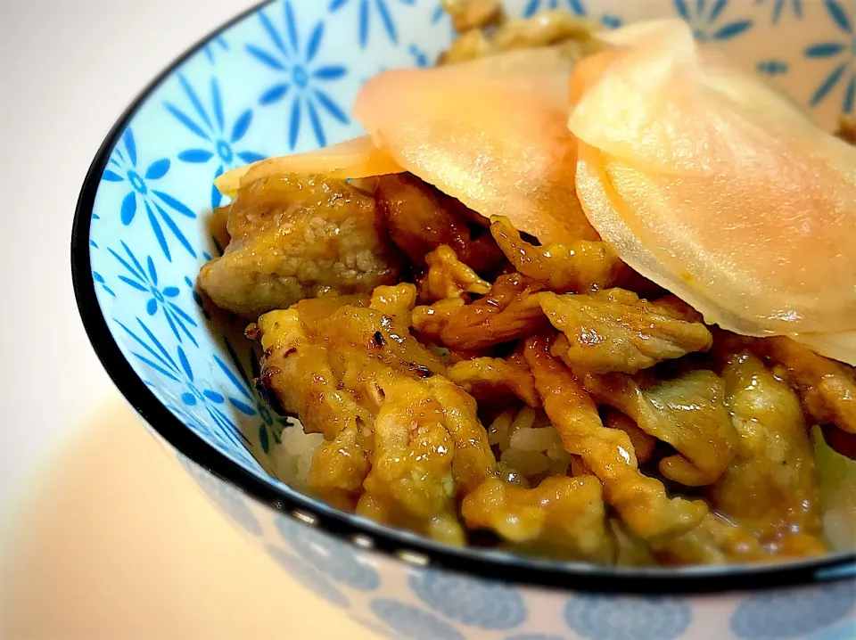 ☀️朝からガッツリ豚丼〜〜🐷|ちまさん