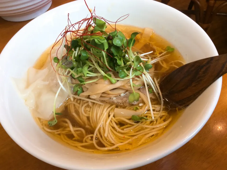 暑い日に熱いラーメン🍜😋|アライさんさん