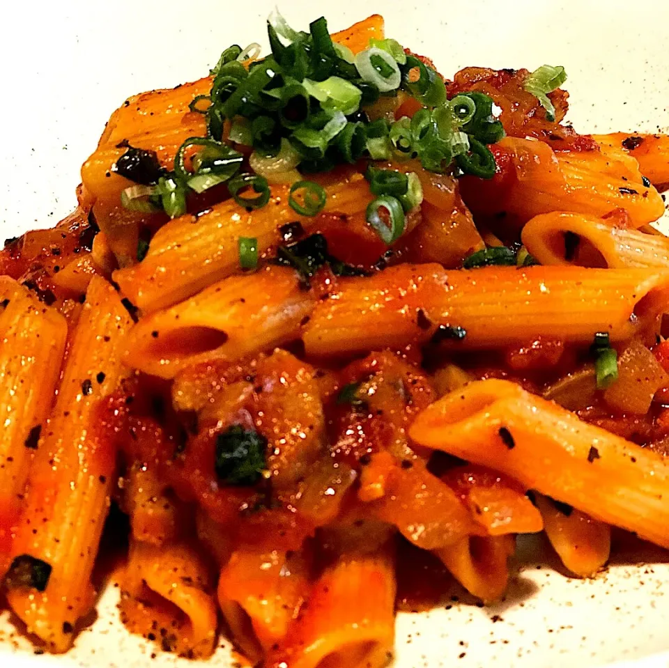 Spicy Penne Tomato Basil Pasta|Emanuel Hayashiさん