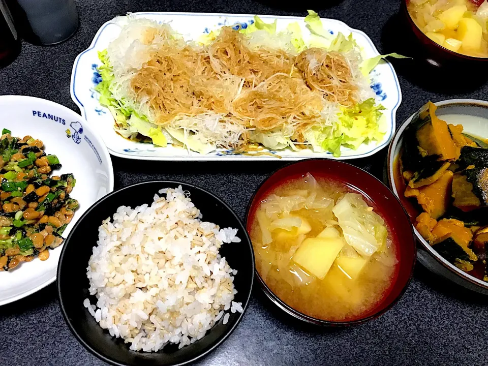 もち麦飯、大根つまサラダ(わさび醤油ドレッシングで).キャベツじゃが味噌汁、煮カボチャ、海苔ネギ納豆|ms903さん