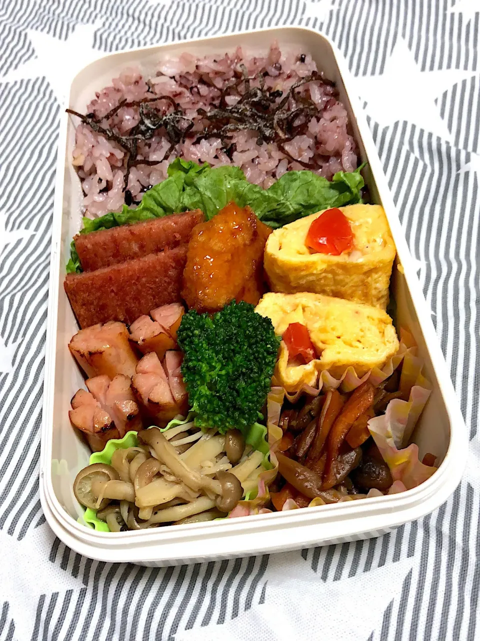 7.5☆旦那弁当
スパム
ウインナー
トマトオムレツ
チャプチェ
きのこバター炒め
チキン南蛮
ブロッコリー|のん∞さん