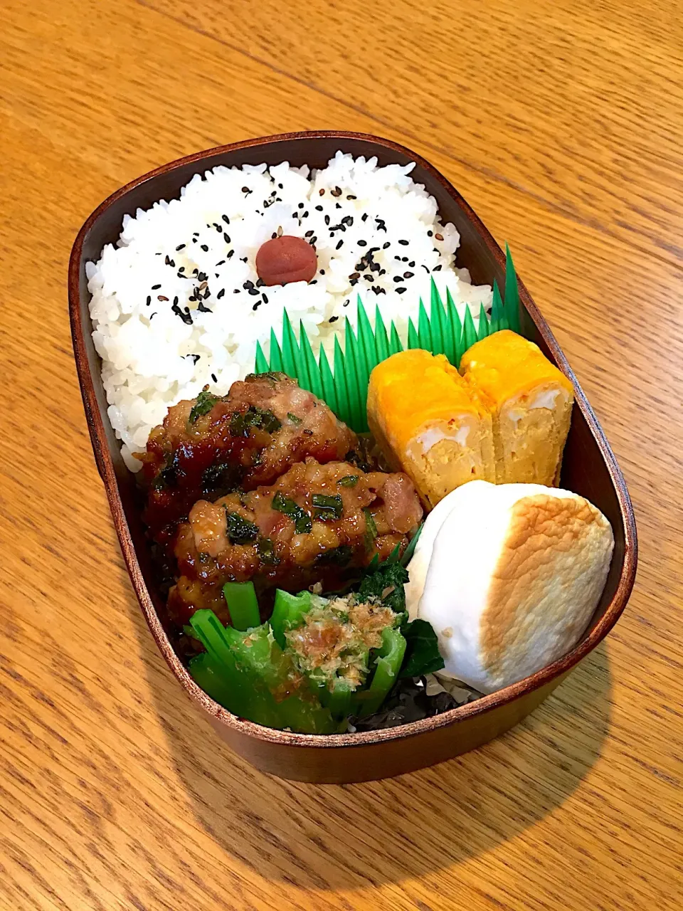 今日から再開  高校生息子のお弁当  豚コマ紫蘇入り照り焼きハンバーグ #わっぱ弁当|まつださんさん