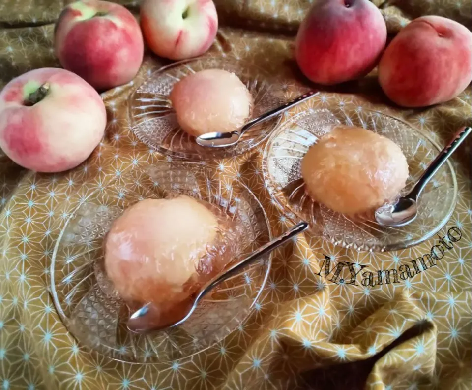 Snapdishの料理写真:丸ごと桃ゼリー🍑|真希さん