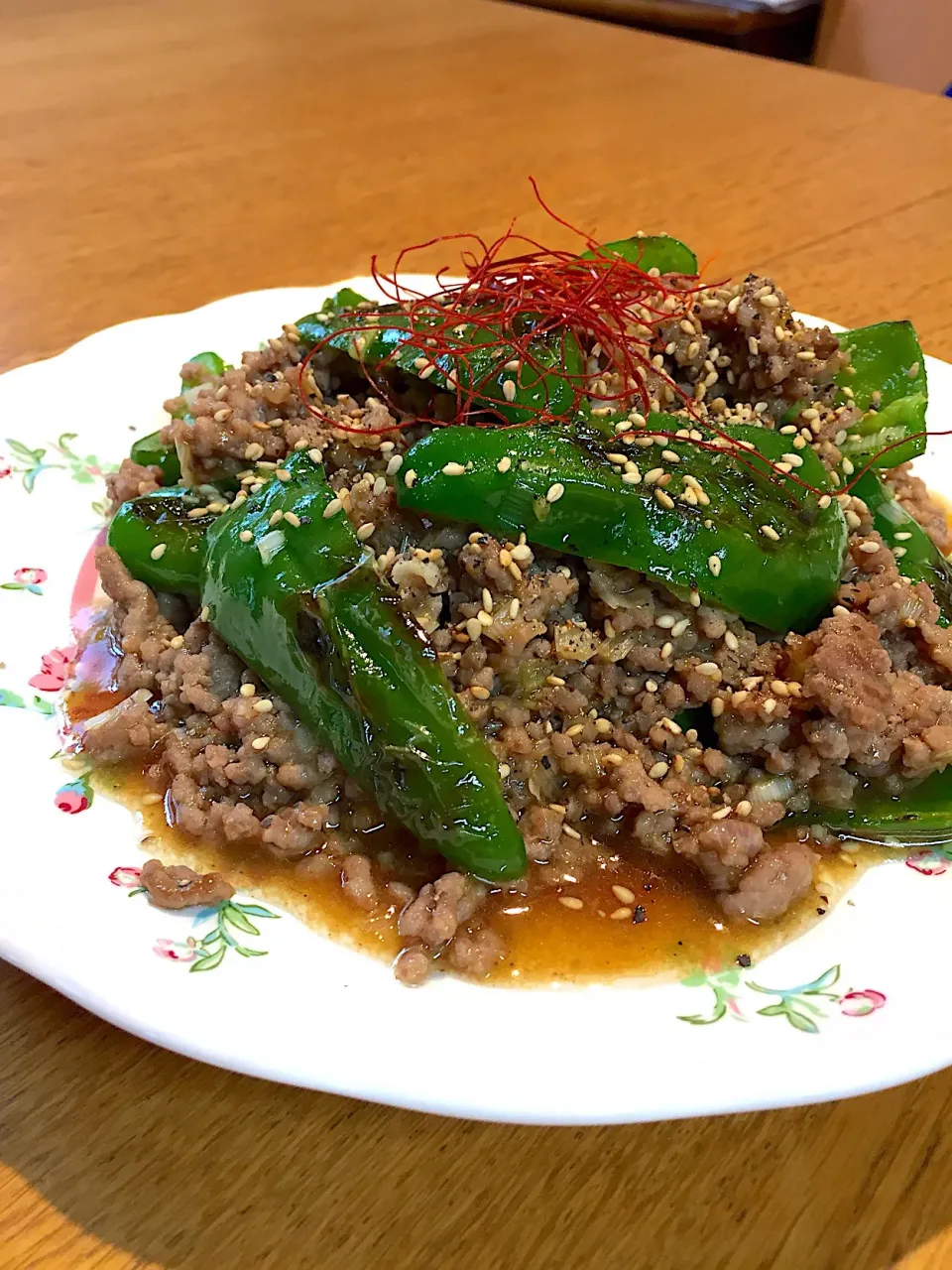 ピーマンと挽き肉のオイスターソース炒め|まつださんさん