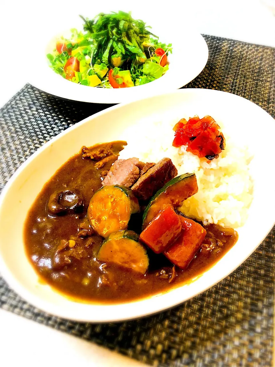 今日の晩御飯/ステーキと夏野菜のカレー＆鯖缶とアボカドのサラダ
#RIKAちゃんcooking  #美容  #健康  #節約  #簡単  #1日1食ガッツリ晩御飯  #美味しく食べられる事に感謝 #|BabyRIKAさん