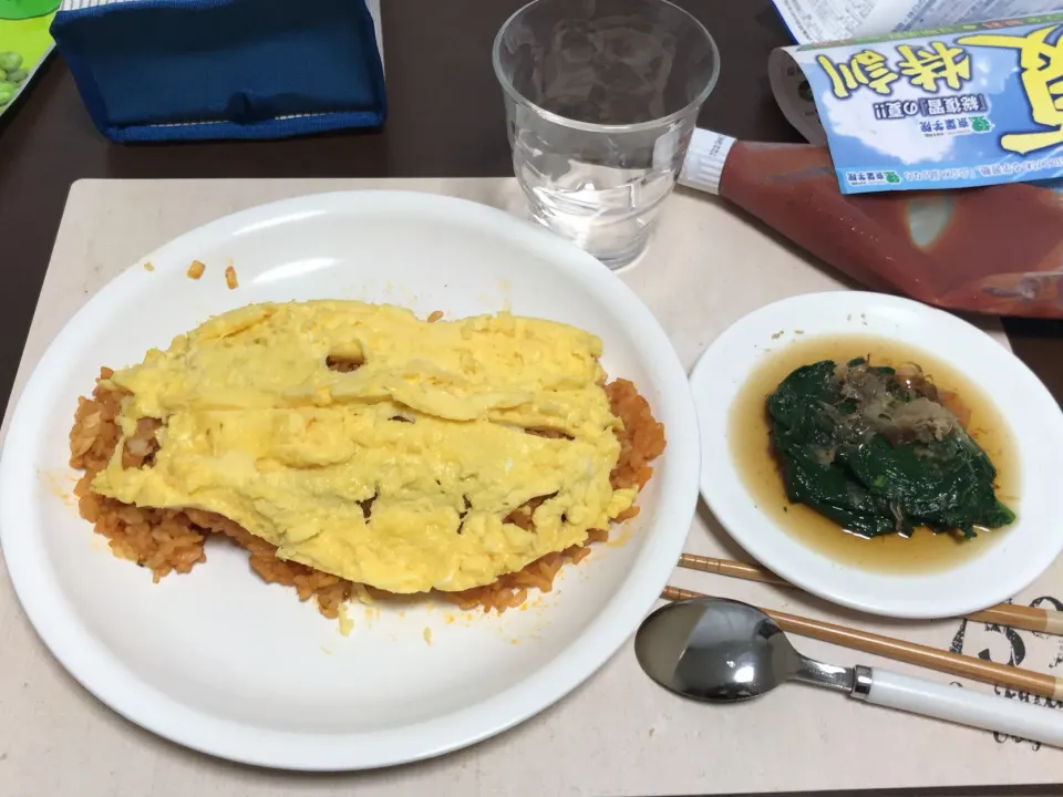 Snapdishの料理写真:オムライス、ほうれん草のおひたし|ohwayさん