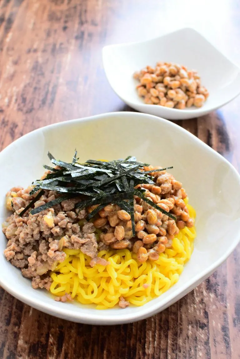 スープ無し！肉味噌、納豆ラーメンのレシピ|アマイモノ・クウ蔵さん