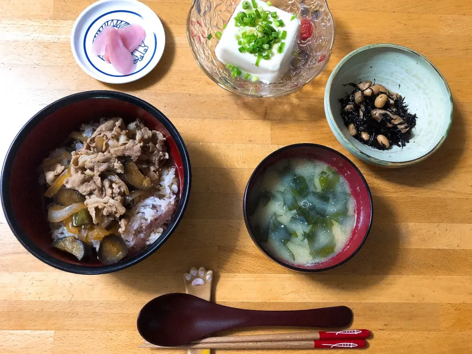 夕飯🎵豚肉と野菜の丼🎵|kiyominさん