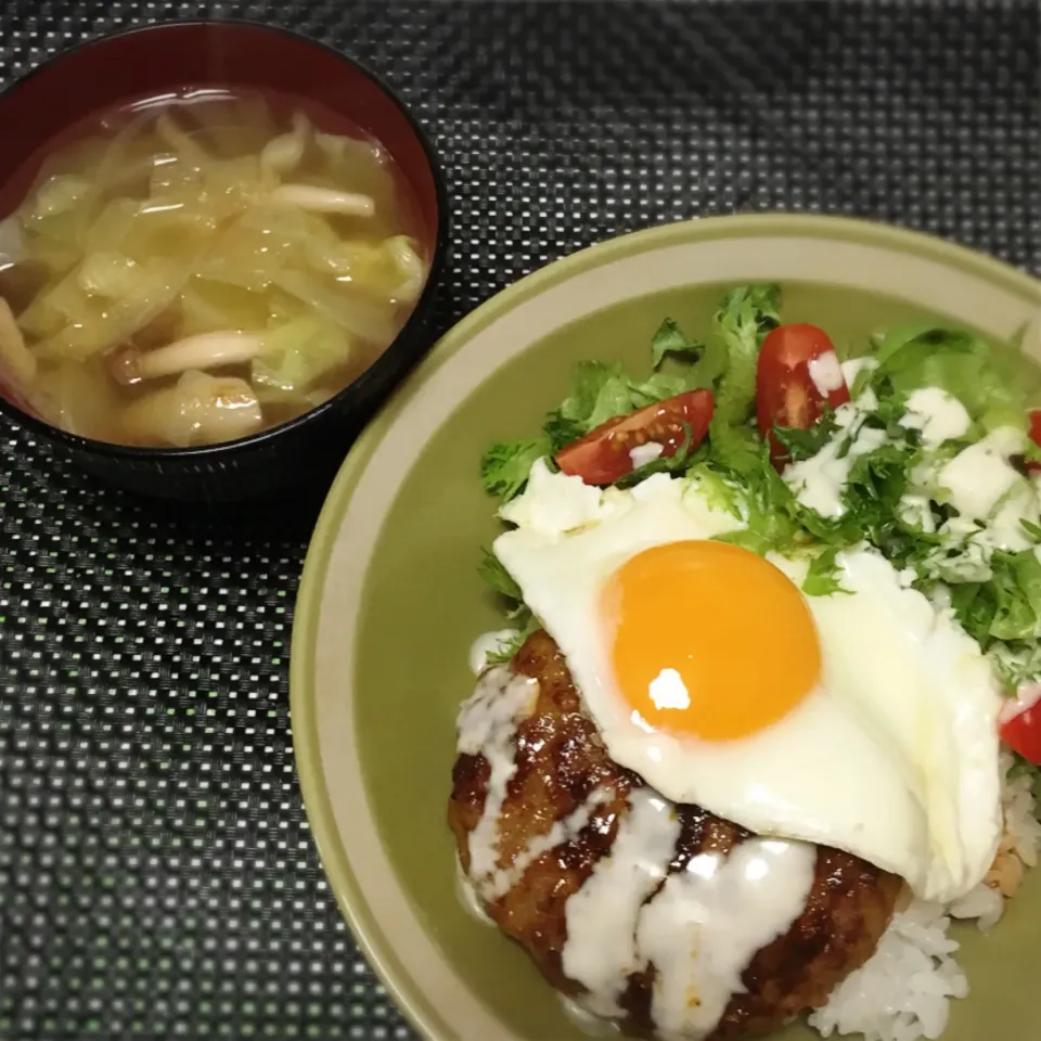 Snapdishの料理写真:キャベツのスープ・ロコモコ丼|美也子さん