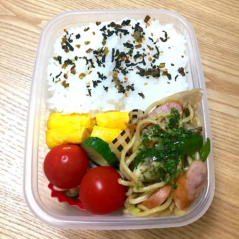 金曜日の旦那さんのお弁当☺︎ #お弁当記録  #焼きそば|むさけんさん