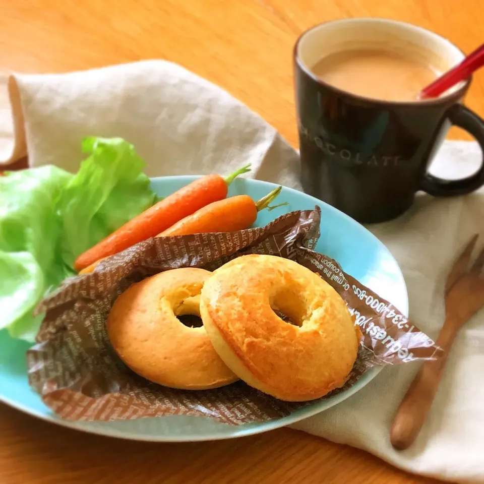 Snapdishの料理写真:焼きドーナツで朝ごはん|もなかさん