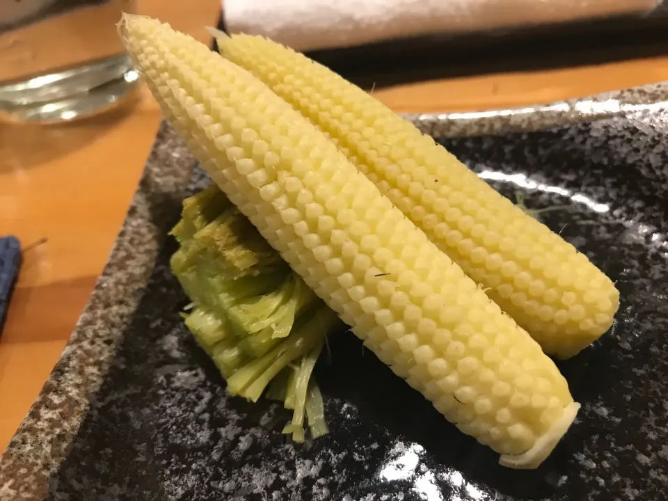 Snapdishの料理写真:ヤングコーンの炙り焼き。ヒゲも美味かった。|KOMAさん