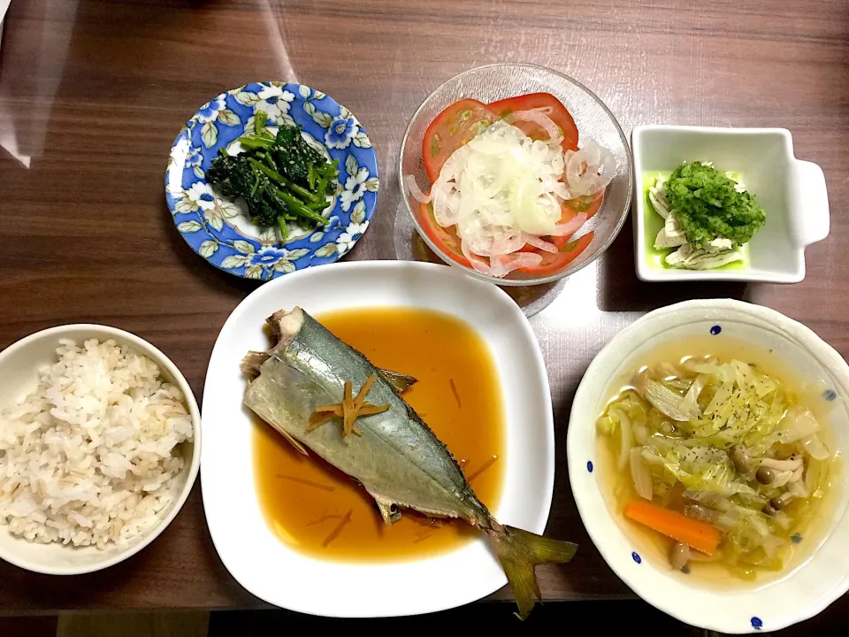 つばすのさっと煮 おろしきゅうりと鶏むねぽん酢 玉ねぎサラダ ほうれん草胡麻和え 野菜のコンソメスープ|おさむん17さん