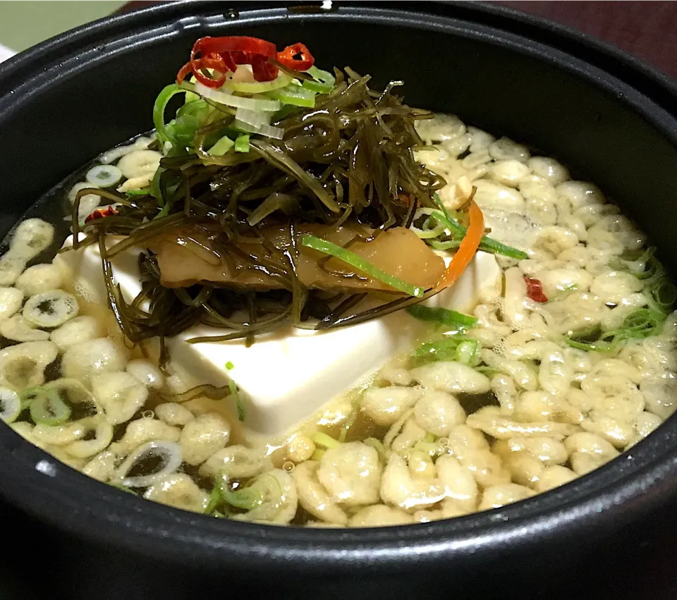 宿ぐらしの朝ごはん☀️☀️🔆
昆布たぬき豆腐|ぽんたさん