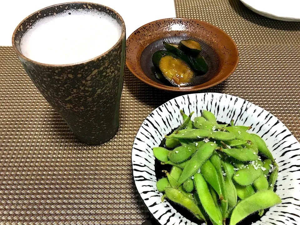 枝豆とビール🍺ときゅうり🥒の醤油漬け|ひーくんさん