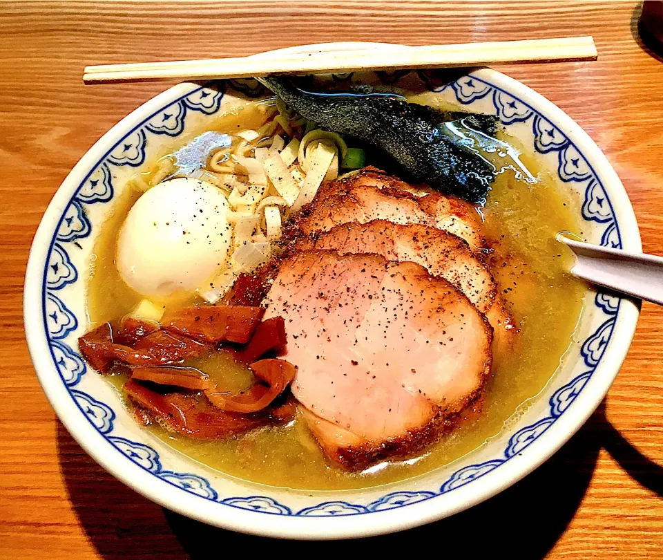 Snapdishの料理写真:旨味絶妙： 煮干しラーメン 上                           九段下 つじ田 奥の院|酒肴菜 kun                          自 2018.5.1さん