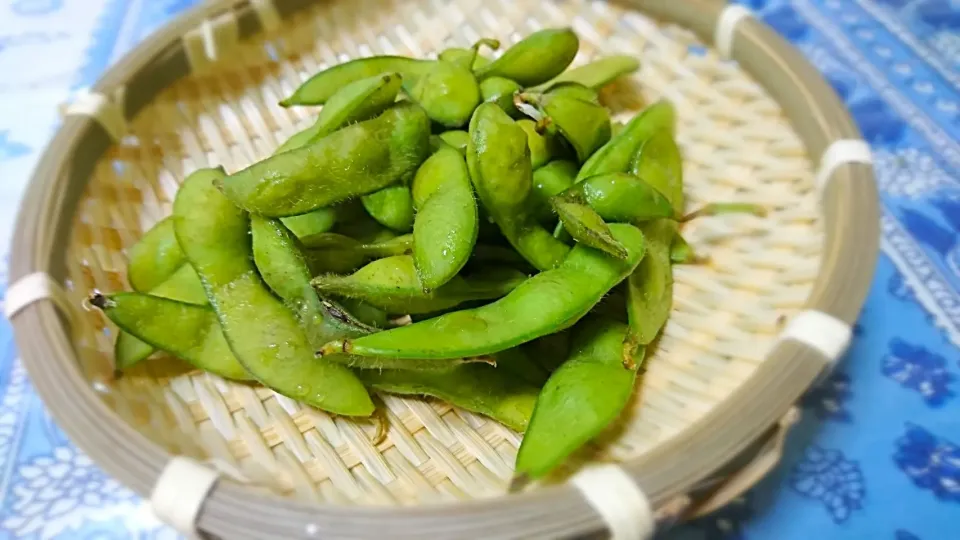 本日のおつまみ☆シンプルに枝豆の塩ゆで|こむぎさん