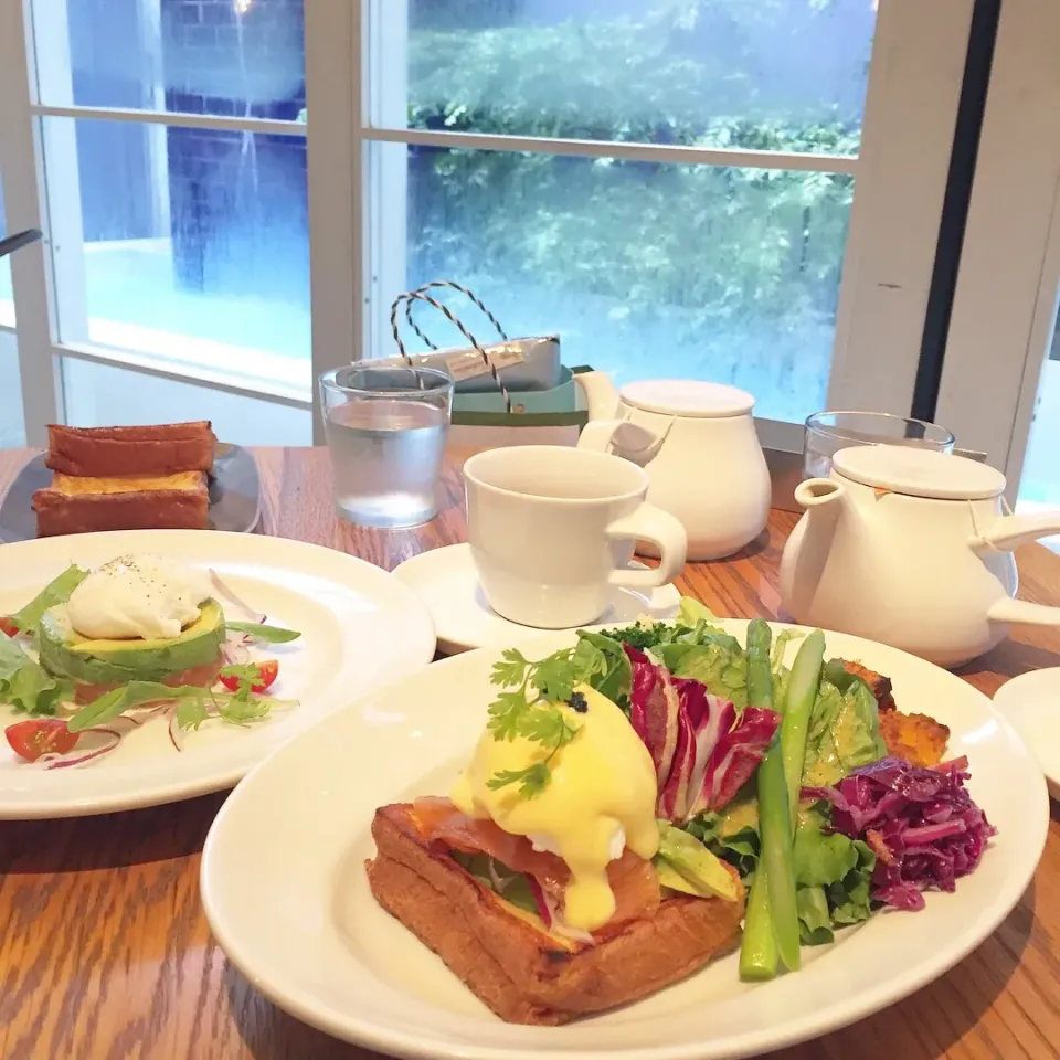 スモークサーモンとポーチドエッグのフレンチトーストサラダ🐟✨🥚✨🥗@M House|K.Sさん