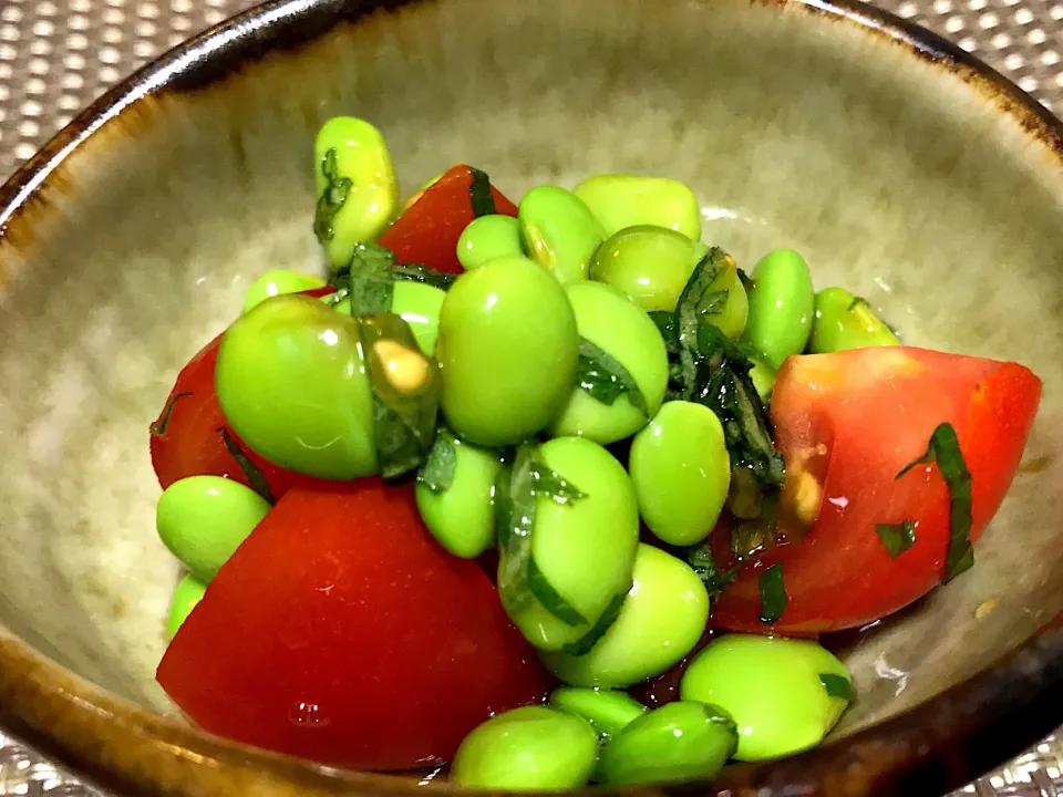 トマト🍅と枝豆の醤油漬け|ひーくんさん