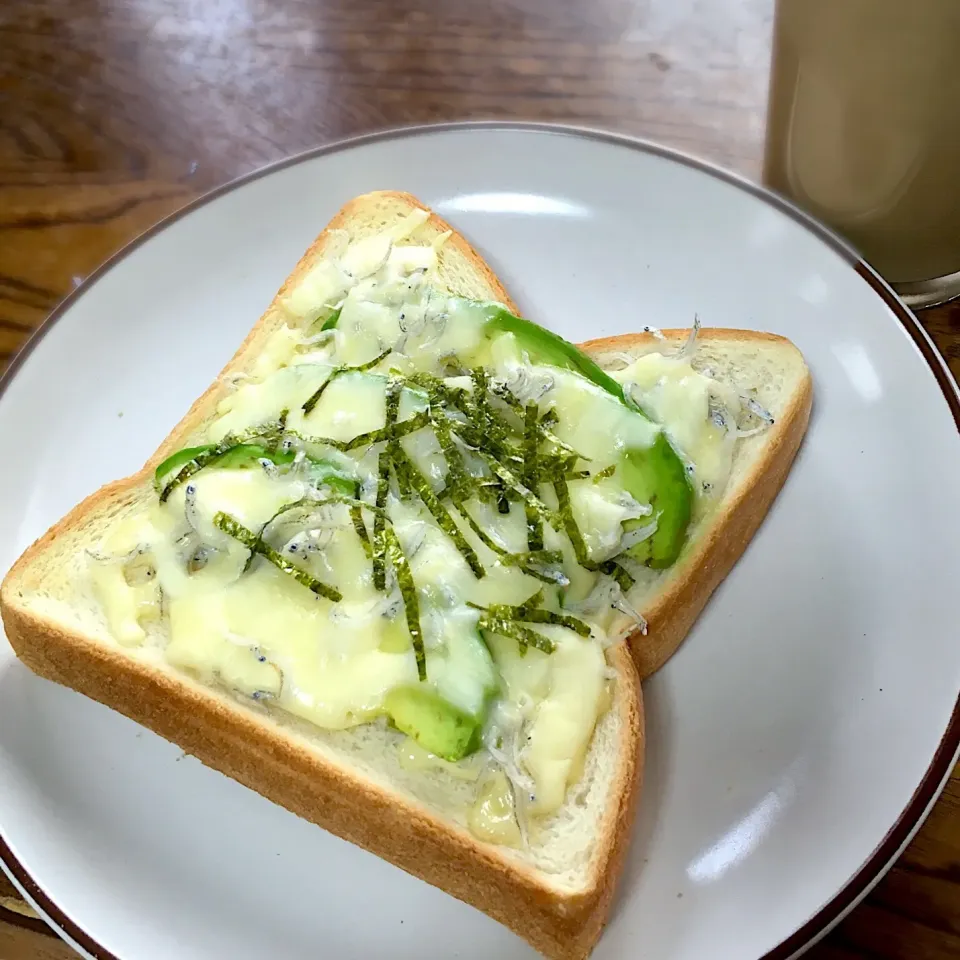 アボカドしらすトースト|みなさん