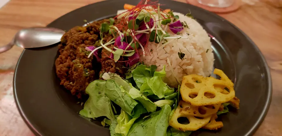 牛肉とアボカドのキーマカレー|ペリカンさん