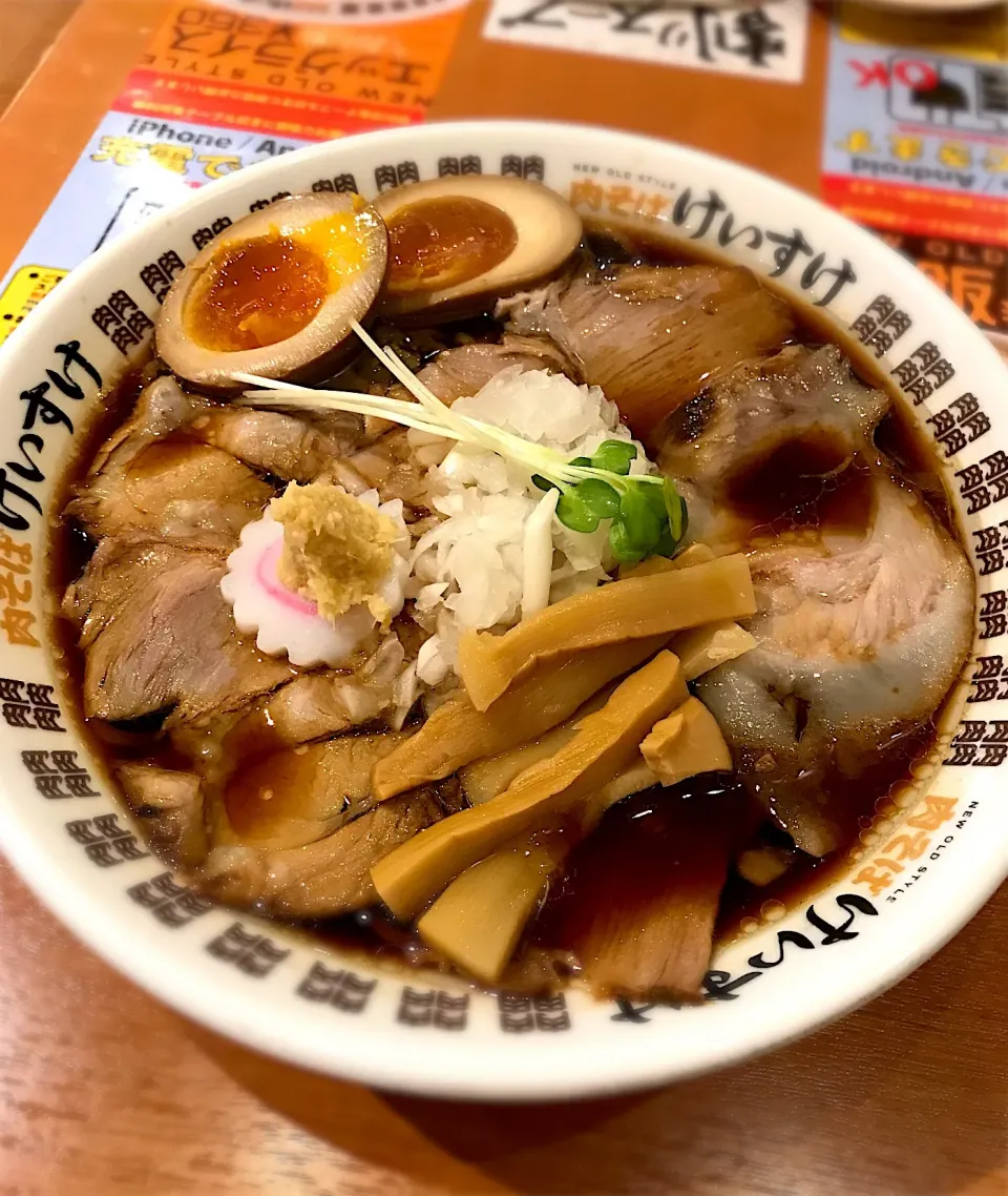 Snapdishの料理写真:肉そば醤油 味玉トッピング@南大沢|Yoshiko Iさん