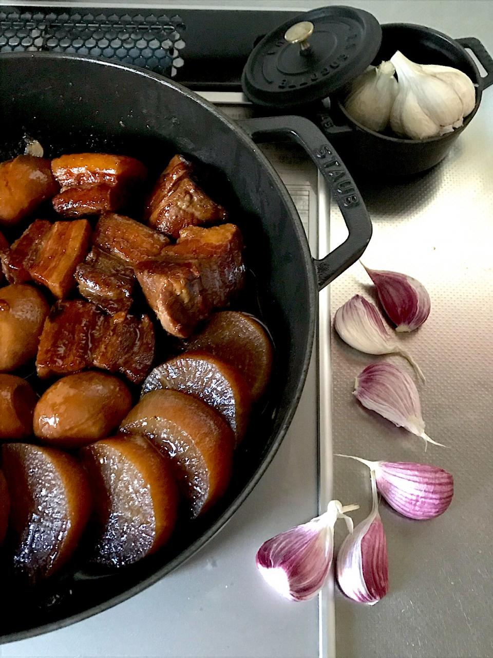スタミナ煮豚💨

焼肉のたれで簡単に〜